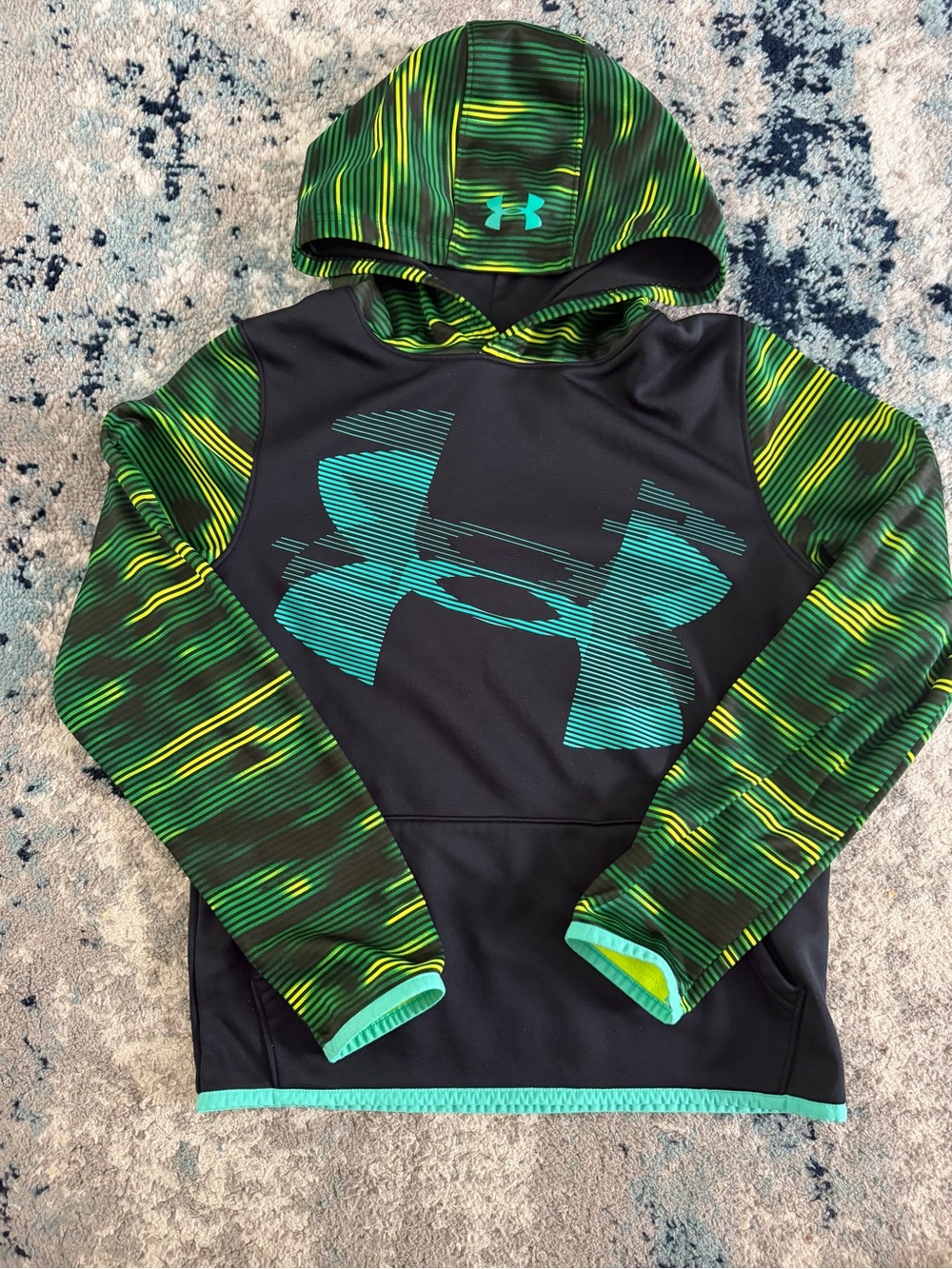 NWOT Boys Under Armour Black Hoodie with Green and Teal Accents - YL
